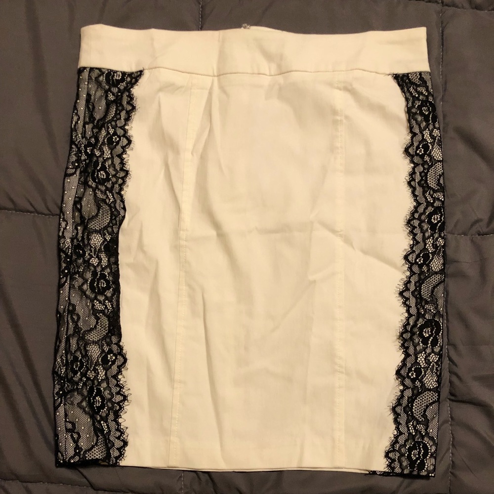 2Be Bebe skirt